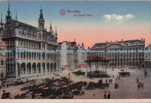 R705224 Bruxelles. La Grand Place. Lux. Ser. 106. 11