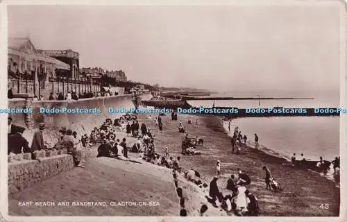 R703773 Clacton on Sea. East Beach und Bandstand. RP