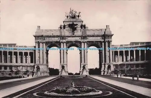 R699464 Brüssel. Gedenkboog van het Jubelpark. Thiery B.F. RP