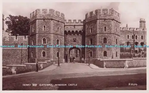 R699483 Windsor Castle. Heinrich VIII. Gateway. Valentinstag. RP