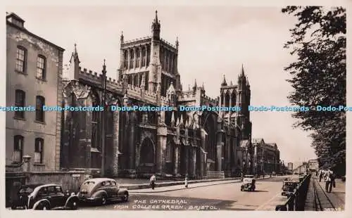 R701923 Bristol. Die Kathedrale von College Green. RP. 1950