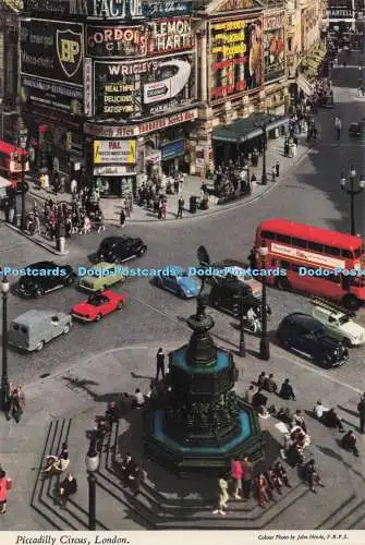 R706710 London. Piccadilly Circus. John Hinde