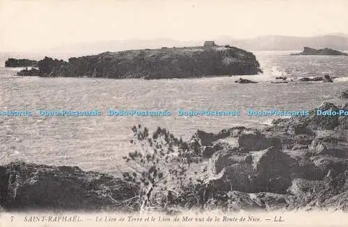 R709160 Saint Raphael. Le Lion de Terre et le Lion de Mer Vus de la Route de Nic