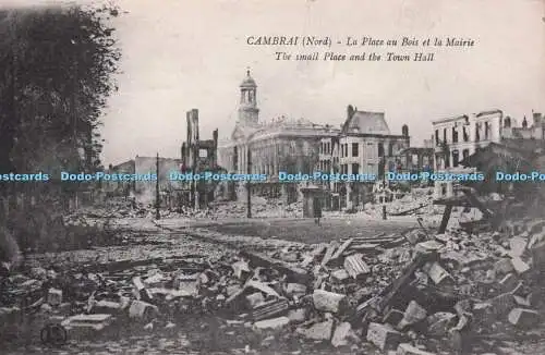 R711468 Cambrai. Nord. Der kleine Platz und das Rathaus