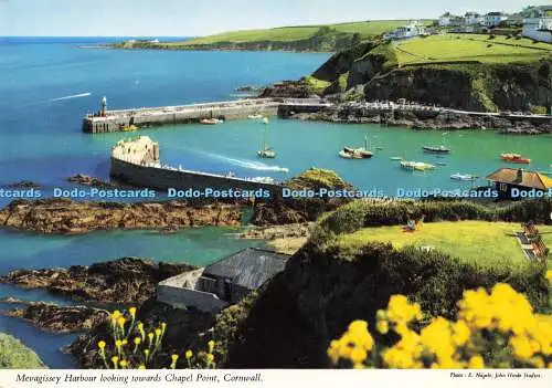 D148697 Cornwall. Hafen von Mevagissey mit Blick auf Chapel Point. John Hinde. E