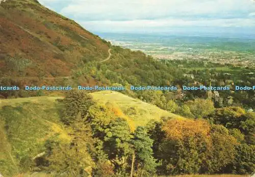 D152523 An den Hängen der Malvern Hills. St. Ann Delight mit North Hill Beyo