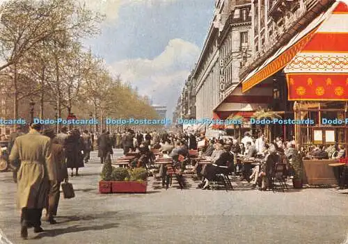 D015930 Paris. L Avenue des Champs Elysees