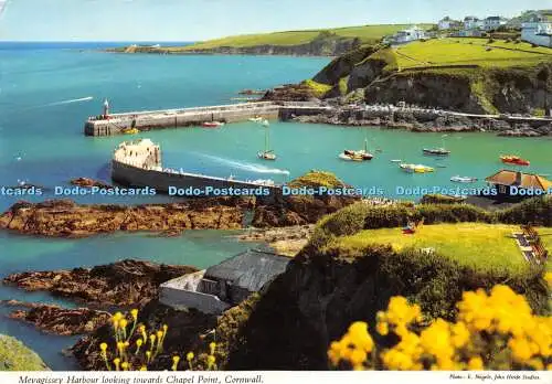 D018943 Hafen von Mevagissey mit Blick auf Chapel Point. Cornwall. E. Nagele. Hi