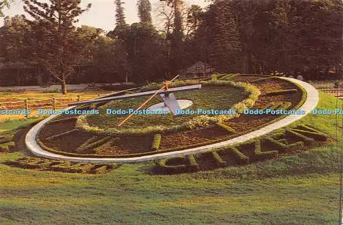 D019040 Blumenuhr. Lalbagh Gardens. Bangalore. Indien. Vasan Buchdepot