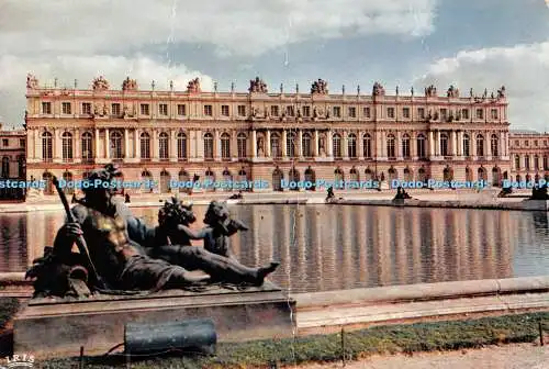 D021153 Versailles. Yvelines. Le Palais et le parterre deau. Der Palast und die