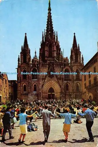 D019392 Barcelona. Espana. Katalanischer Volkstanz vor der Kathedrale. J.U