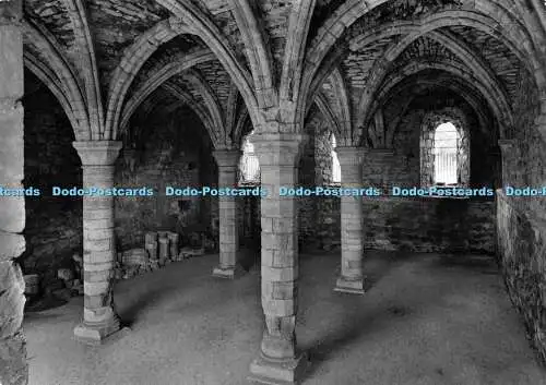 D016573 Buildwas Abbey. Shropshire. Das Kapitelsaal. Krone