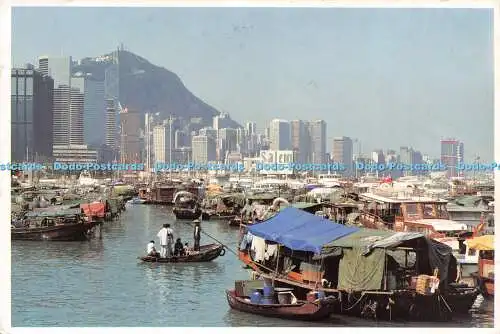 D021566 Boat People im Causeway Bay Taifun She. National. N823