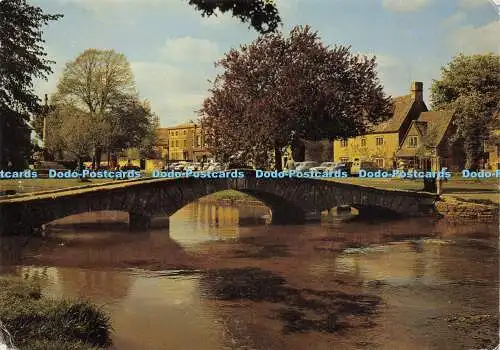 D017530 Bourton auf dem Wasser. Gloucestershire. Walter Scott