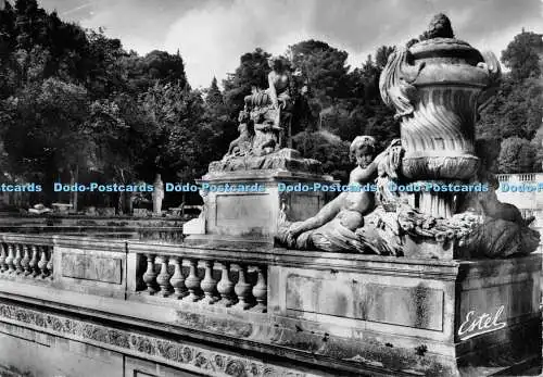 D017734 Nimes. Garten des Brunnens. Estel