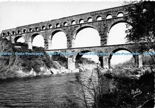 D017742 Le Pont du Gard. Aqueduc romain. Rella