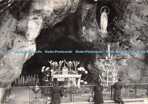 D023164 Lourdes. La Grotte Miraculeuse. P. Doucet. 1956