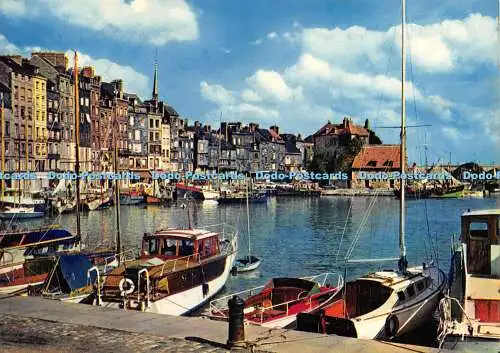 D023205 En Normandie. Honfleur. Calvados. Le Bassin et la Lieutenance. Greff