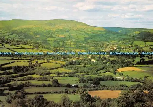 D035638 Powys. Crickhowell und Llangattock. Ein Panoramablick zeigt das schwarze M