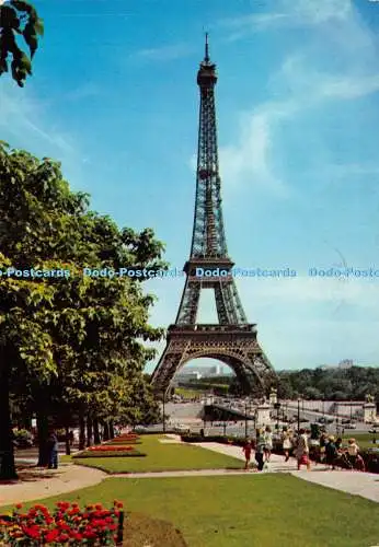 D035788 Paris. La Tour Eiffel et le Pont d Iena Vues Des Jardins Du Trocadero. C