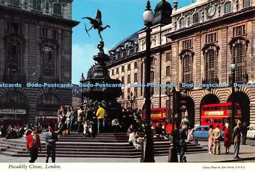 D069099 London. Piccadilly Circus. John Hinde. F.R.P.S