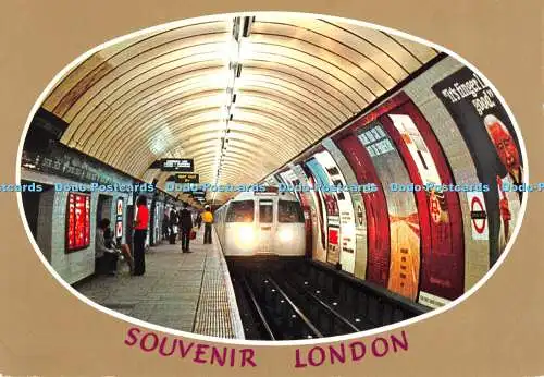 D066179 Souvenir London. The Famous Oxford Circus Underground Station Victoria L