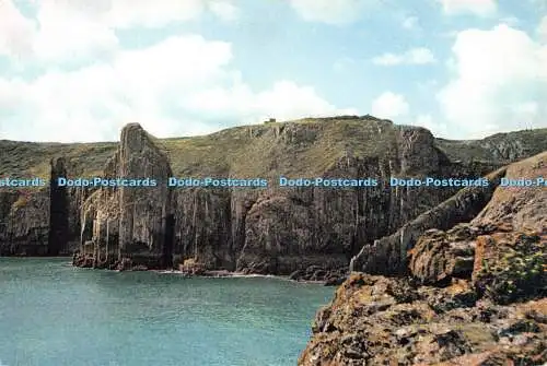 D071075 Küstenklippen in der Nähe von Lydstep Point. Pembrokeshire. Geologische Untersuchung und