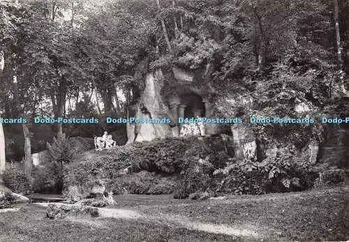 D075538 Versailles. Les Jardins du Chateau. Bosquet des Bains d Apollon. Service