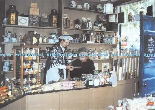 D080478 The National Trust of Guernsey. Der Shop. Cornet Street. Melodiepresse