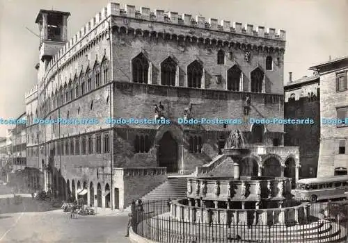 D077823 Perugia. Palazzo Comunale e Fontana Maggiore. Rathaus und Major Founta