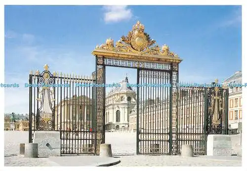 D079202 Chateau de Versailles. Vue prise de la grill dhonneur. J. J. Derenne. R