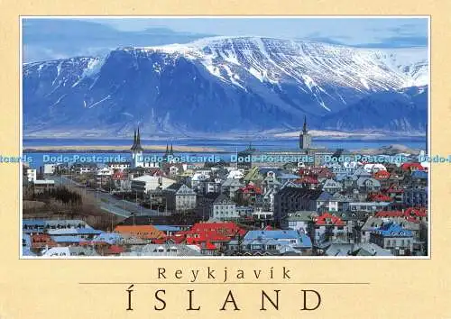 D078022 Insel Reykjavik. Blick auf die Stadt mit dem Berg Esja im Hintergrund.