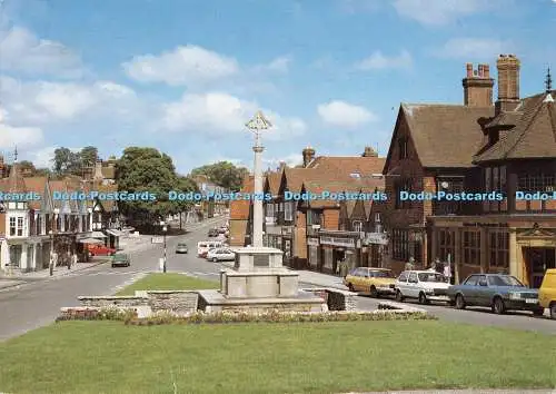 D080726 Haslemere. Hauptstraße und Denkmal. C8660. Richter