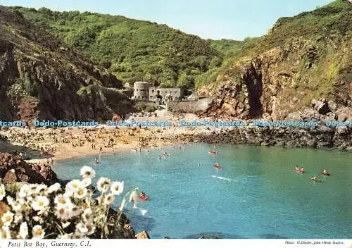 D078077 Guernsey. C.I. Petit Bot Bay. John Hinde. H. Gossler. 1968