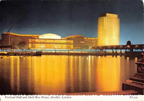 D078080 London. Festival Hall und Shell Mex House. beleuchtet. Valentinstag. Valuxe
