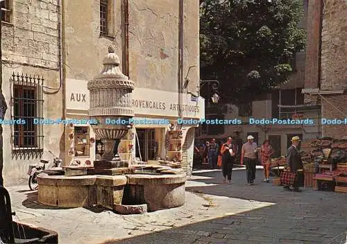 D079449 486. Vence. Cote dAzur. Côte d'Azur. Provenzalischer Brunnen. Peyras Squar