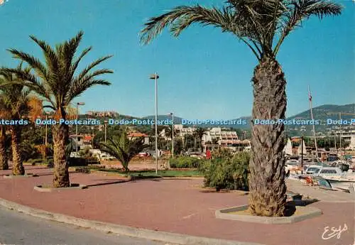 D078283 Calvaire sur Mer. La Promenade au Bord du Port. Esys. Azurcolor