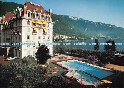 D079564 Montreux. Suisse. Hotel National. Vue de l hotel et de sa piscine privee