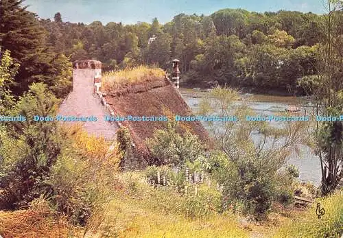 D081173 La Bretagne. Kerdruc. Chaumiere sur l Aven. Les Tirages Modernes