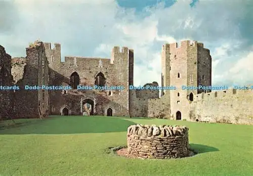 D081671 Caerphilly Castle. Mid Glamorgan. Innenstation. nach Westen schauen. Larkfield Pr