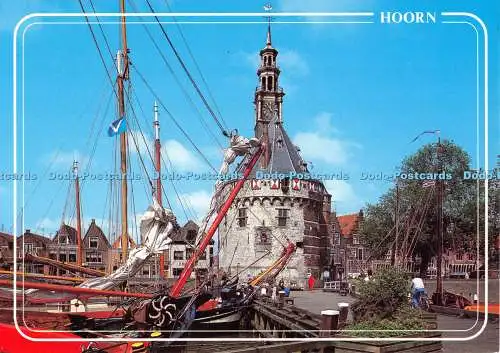 D080337 Hoorn. Traditionele Oude Zeilschepen Afgemeerd aan het Houten Hooft