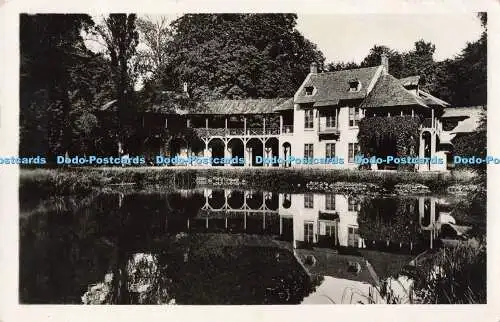 R196799 46 Versailles Das kleine Trianon Haus der Königin RP C A P 1953