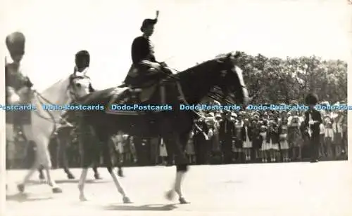 R198562 The Queen Elizabeth II during the Trooping of The Colour Old Photography