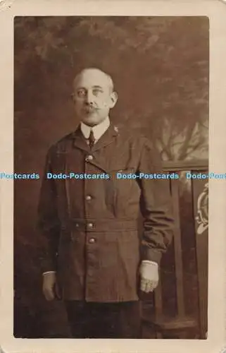 R204431 Mann Schnurrbart alte Fotografie Postkarte Sturm