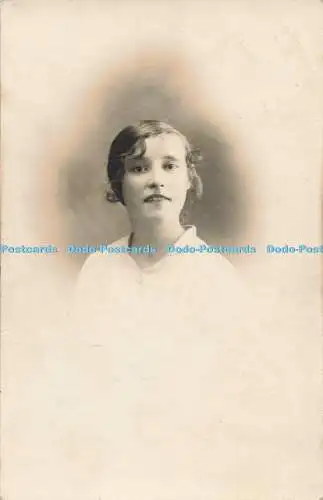 R204736 Frauenportrait alte Fotografie Postkarte Edna