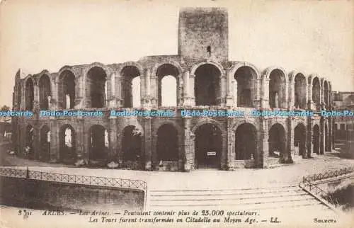 R208807 Arles Les Arenes Pouvaient contenir plus de 25000 spectateurs Les Tours