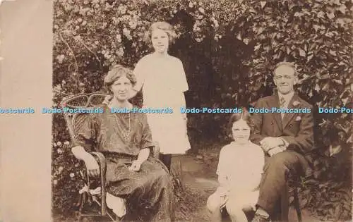 R208899 Familienfoto alte Fotopostkarte