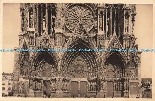 R210035 4 La Douce France Reims Marne La Cathedrale Le Portail et la Rosace Stat