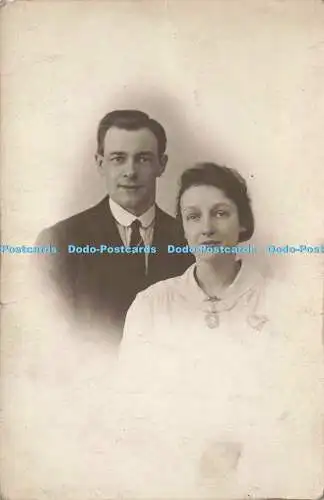 R207985 Frau und Mann Portrait alte Fotografie Postkarte Kenworthys Studios Oldha