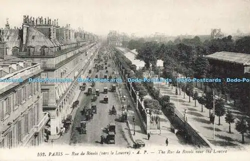 R215316 102 Paris Rue de Rivoli Vers le Louvre A P Die Rue de Rivoli bei der Lo